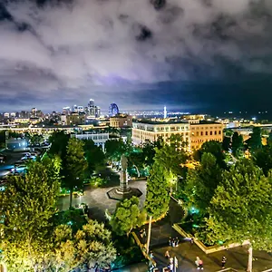 Monolit Plaza Баку
